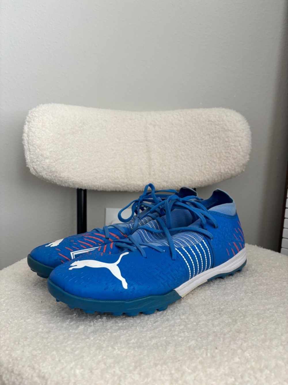 PUMA SOCCER SHOES - Picture 2 of 6